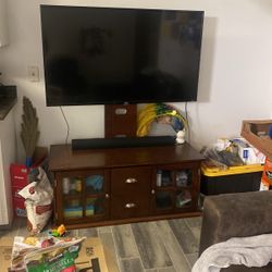 TV Stand + TCL Tv + Yamaha Sound Bar