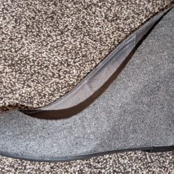 Grey Wedge 