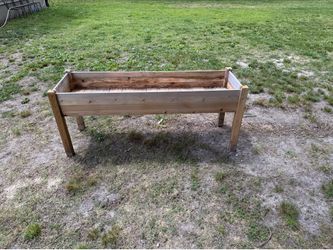 Cedar planter