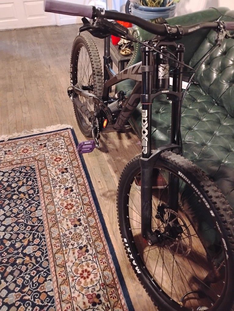 YT, Industries Full Suspension Mountain Bike