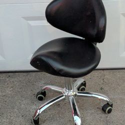 black leather office chair 