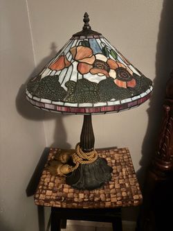 Tiffany-Style Stained Glass Table Lamp