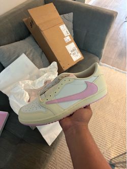 Travis Scott Jordan 1s