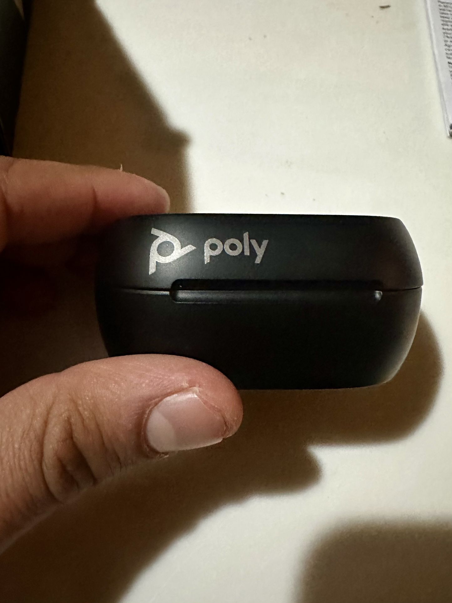 🔥 Poly Voyager Free 60+ Wireless Earbuds – Barely Used, Big Savings 🔥