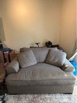 Loveseat/big comfy couch chair