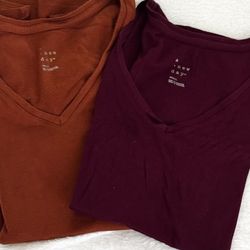 Lot Of 2 - A New Day V Neck Business Casual Stretch Short Sleeve Tops s Cognac & Burgundy Small - Good Preloved Condition