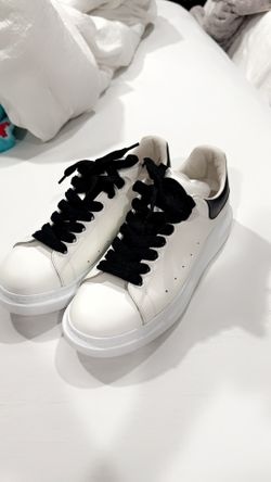 Alexander McQueen Men Size 8
