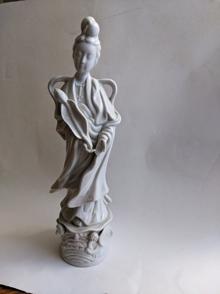 VINTAGE HOMCO # 1426 KWAN YIN "MOTHER OF MERCY"WHITE PORCELAIN FIGURE 13