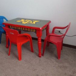 Kids Table & Chairs