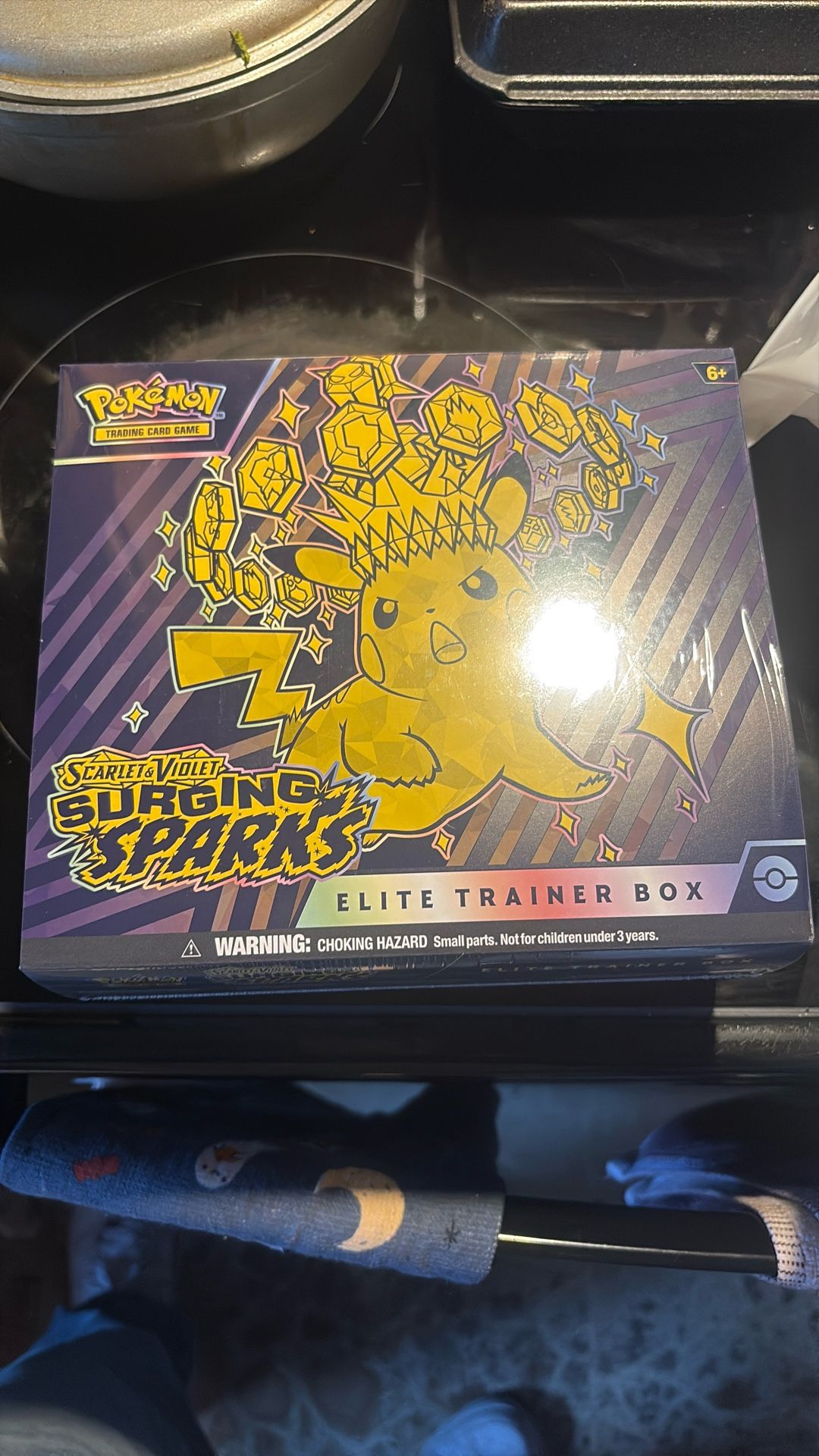 Pokémon surgeon Sparks ETB