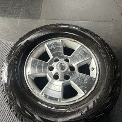 TOYOTA TACOMA RIMS W /TIRES  (4)