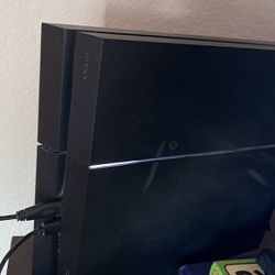Ps4 With Controller(damaged/working) And 2 Tb Hard Drive