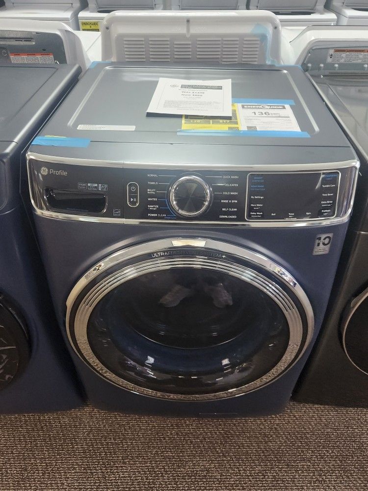 Profile 5.3 cu.ft. Smart Front Load Washer in Sapphire Blue w/OdorBlock UltraFresh Vent System, Microban, Tier 2 EStar