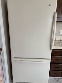 Fridge, Oven and Microwave combo, Dishwasher
