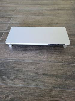 SATECHI Smart Monitor Stand. Like New. Used For 1 Month Only