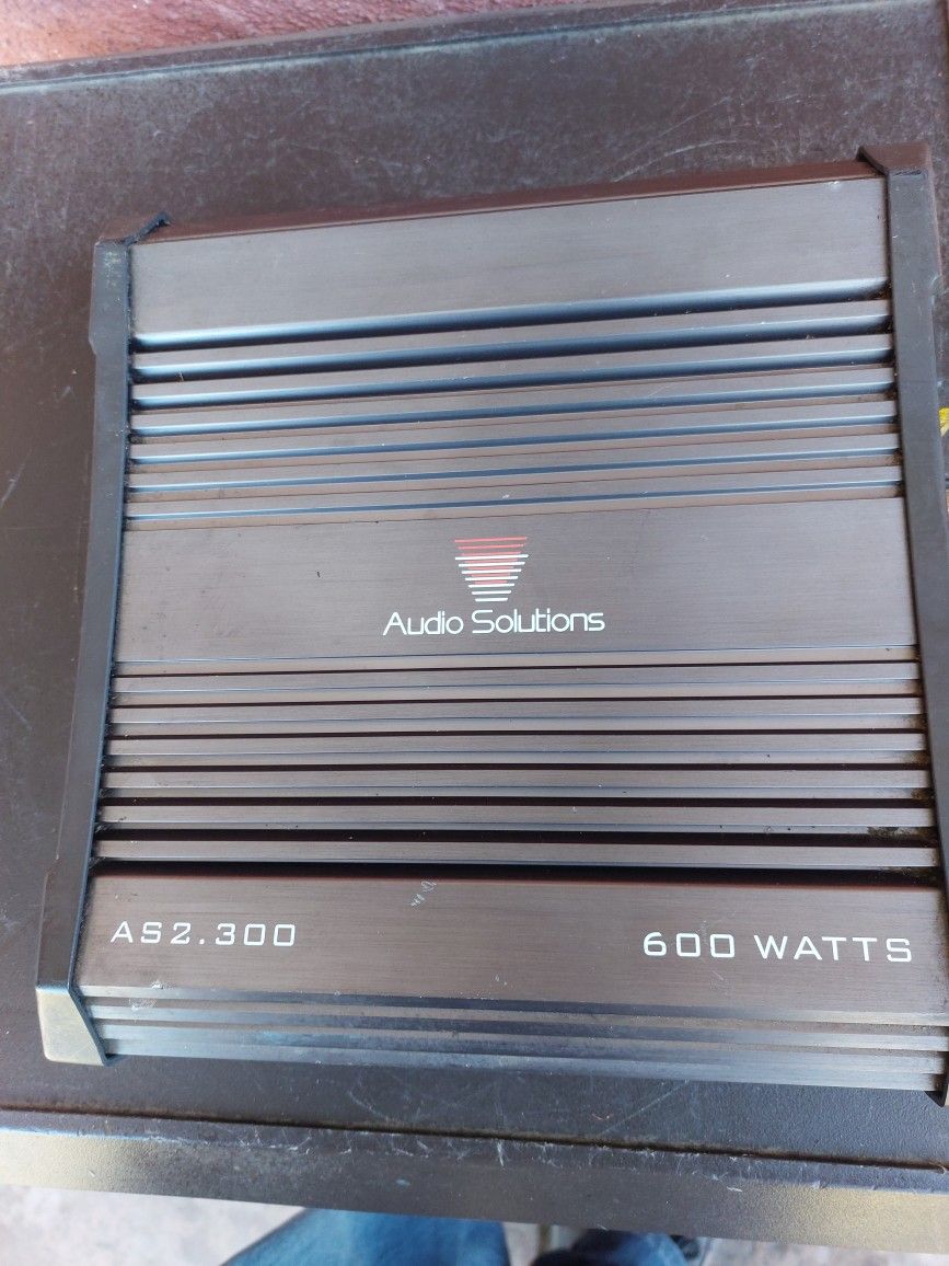AMPLIFICADOR AMPLIFIER 2 CHANELS GOOD CONDICIÓN ABLO ESPAÑOL