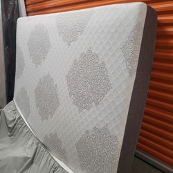 Queen Size Bed With Mattress 