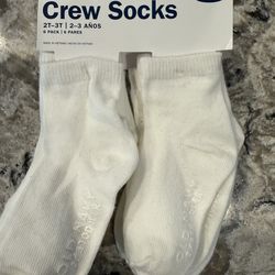 New 2/3t paxk of six socks
