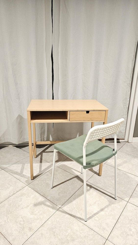 Like new bamboo desk and chair Ikea