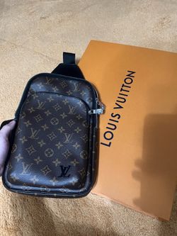 Louis Vuitton Avenue Slingbag