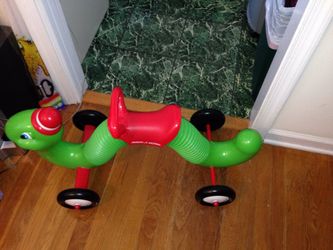 Radio flyer inch worm