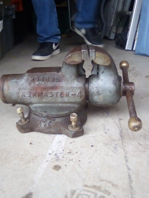 Bench Vise