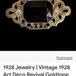 Black Stone Brooch 