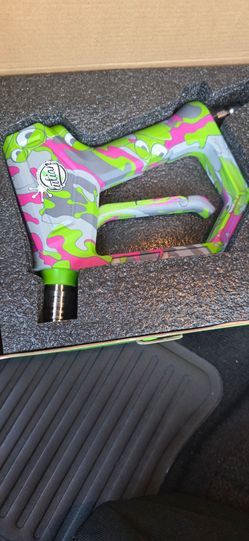 Pressure washer gun