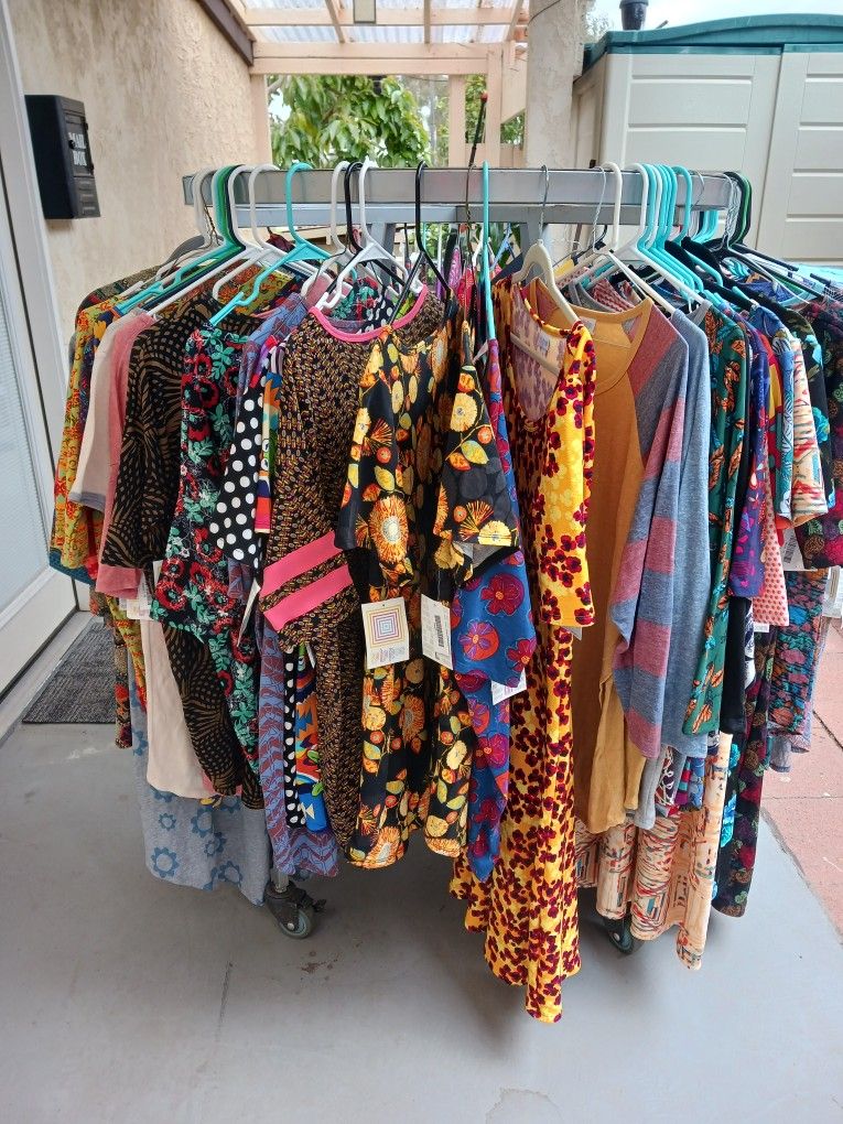 LOT of New LULAROE Women's Clothes