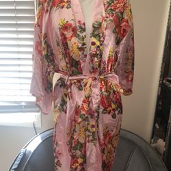 Pretty Pink Floral Robe Medium
