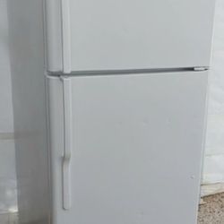 GE  REFRIGERATOR