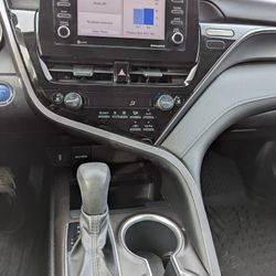 2022 Toyota Camry Hybrid LE