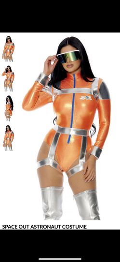Costume