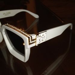 AUTHENTIC Louis Vuitton 1.1 Millionaires