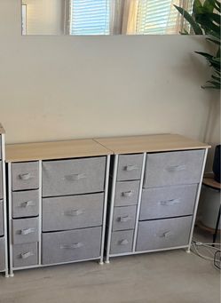 Set of two chests of drawers