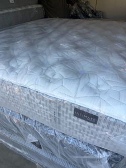 California king size bed mattress king koil whisper rock extra firm ultra firm button top saatva avocado Stearns & foster aireloom Kluft hotel collect