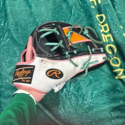 11.5 Spurs Rawlings Glove 