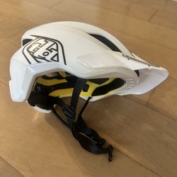 Troy Lee Designs Flowline Bike Helmet M/L *Barely Used*