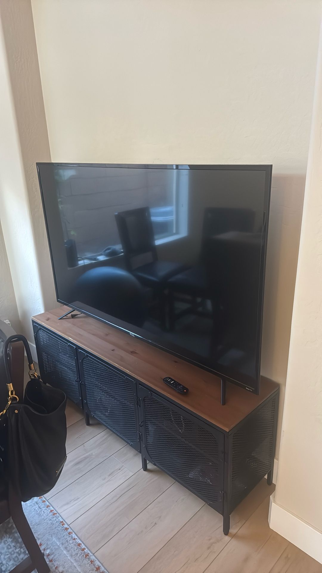 65” Roku TCL W/ Remote