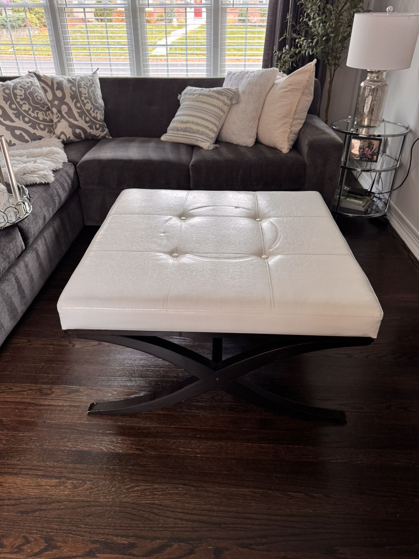 Cocktail Table/ottoman