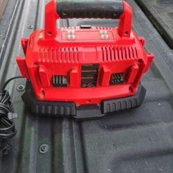 MILWAUKEE M18 SIX PACK CHARGER PERFECT CONDITION