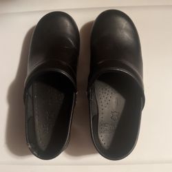 Black Dansko Shoes Sz 39 = Sz 8
