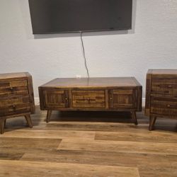 2 Sofas & 3 Tables
