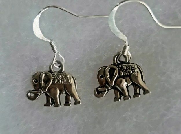 LUCKY CHARM  ELEPHANT  ETCHED ARTESAN ORIGINAL DESIGN SILVER EARRINGS