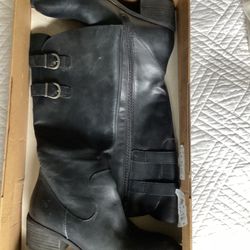 Born Leather Boots