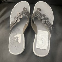 Clarks Sandals Size 11