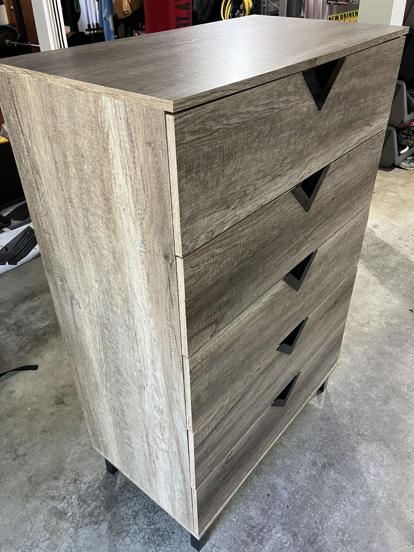 Dresser With 5 Drawers