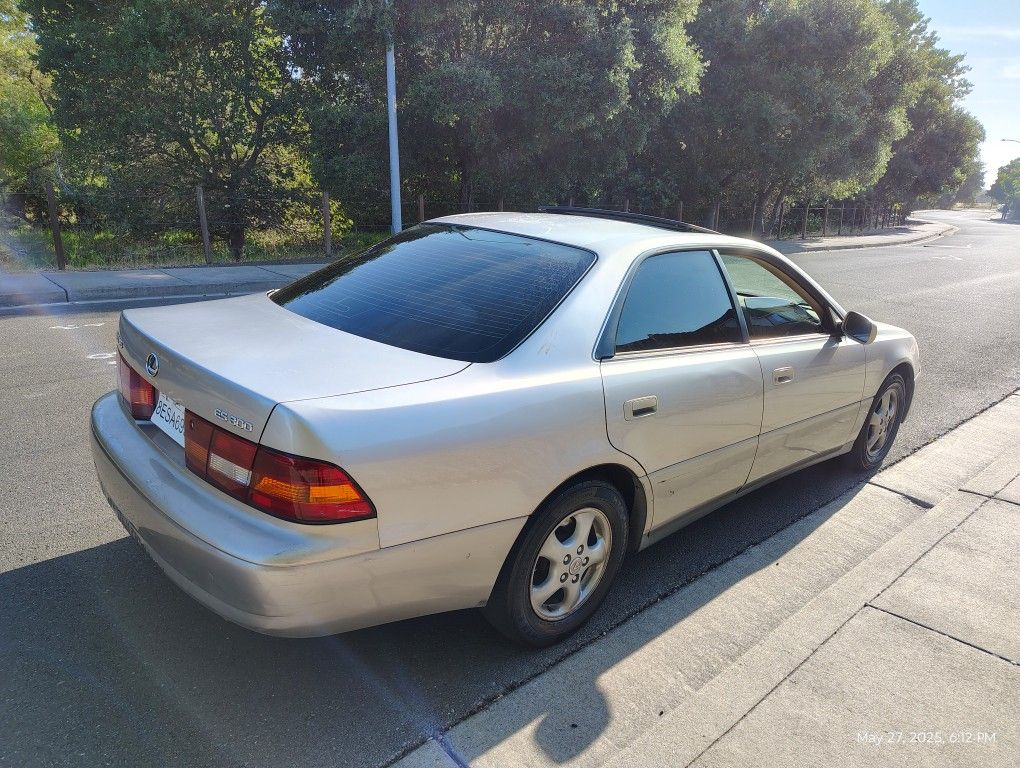 1999 Lexus ES300