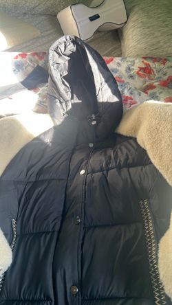 XL black UGG puffer jacket with cream Sherpa sleeves