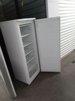 MUST GO ASAP--* FREEZER *DANBY WORKS GREAT White Upright Freezer with Wire Shelves